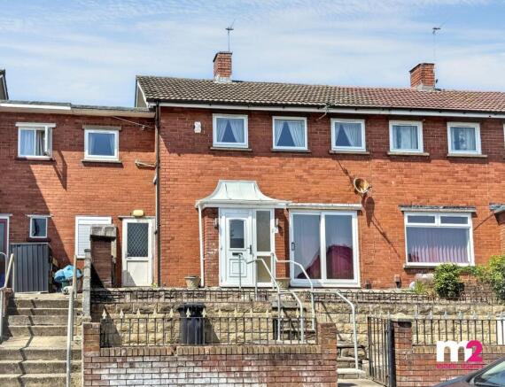 3 bed property, in Parry Drive, £165,000