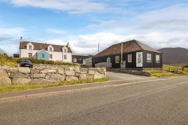 6 bed property, in Ardview House, £645,000