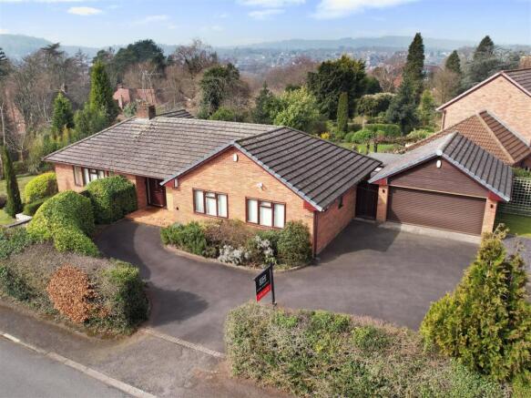 3 bed property, in Brindley Brae, £795,000