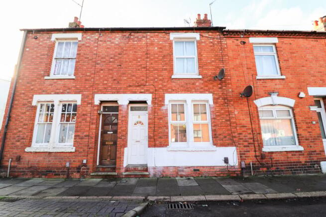 2 bed property, in St James Park Road, £175,000