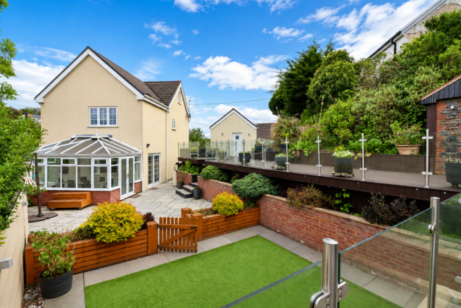 4 bed property, in 'The Villa', £485,000