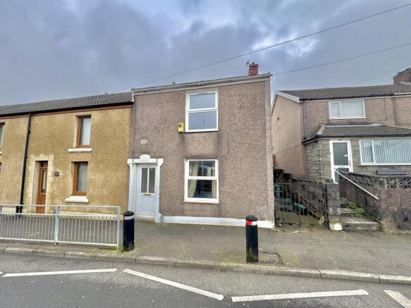 2 bed property, in Llangyfelach Road, £107,500