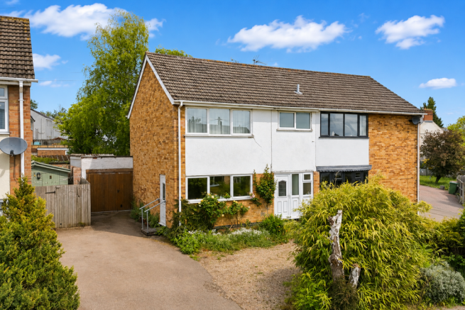 3 bed property, in Johnson Rise, £200,000