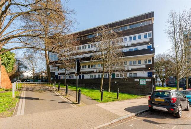 3 bed property, in Paunley Street, £425,000