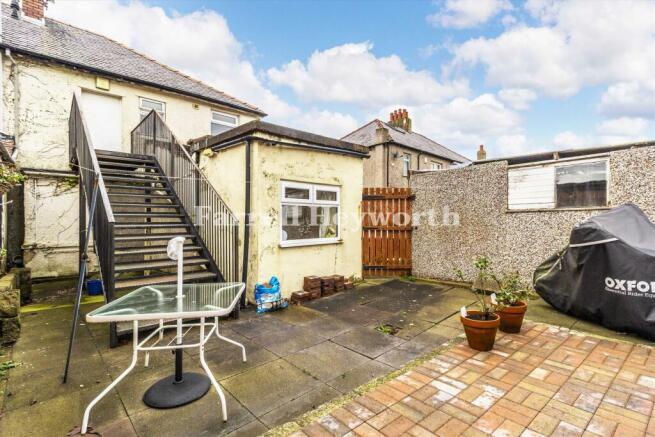 2 bed property, in Oxcliffe Road, £69,950