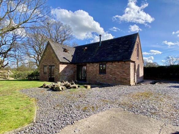 3 bed property, in Heath Road, £450,000