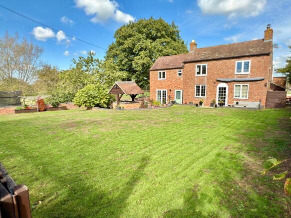 4 bed property, in Gabb Lane, £775,000
