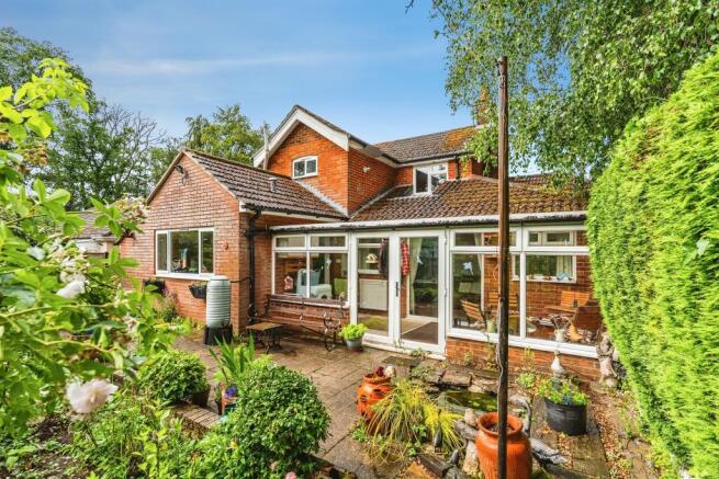 2 bed property, in Salisbury Road, £650,000