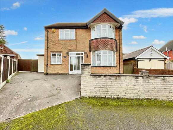 3 bed property, in Nest Crescent, £275,000
