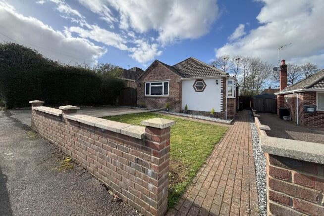 4 bed property, in Meadow Road, £525,000