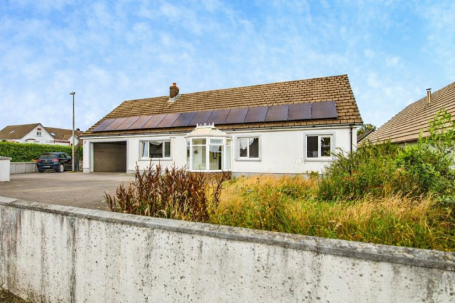 4 bed property, in Efailwen, £300,000
