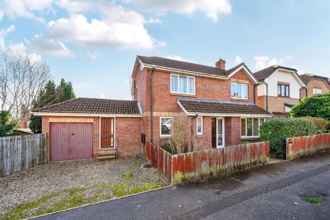 4 bed property, in Bouverie Avenue, £500,000