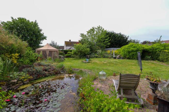 4 bed property, in Maple House, £475,000