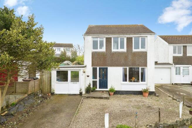 3 bed property, in Trembel Road, £290,000