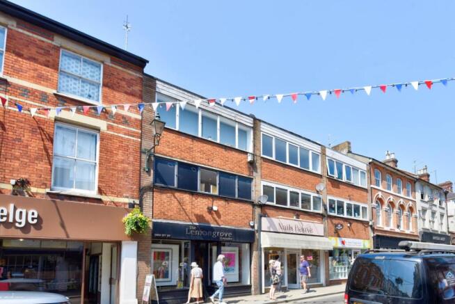 1 bed property, in Duke Street, £225,000