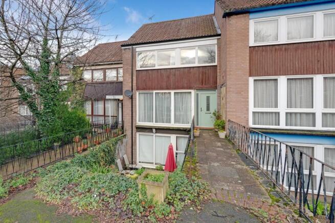 6 bed property, in Hermitage Lane, £1,195,000