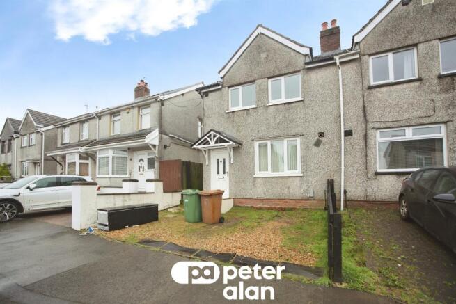 3 bed property, in Pencoed Avenue, £150,000