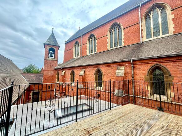 5 bed property, in Cromwell Street, £240,000