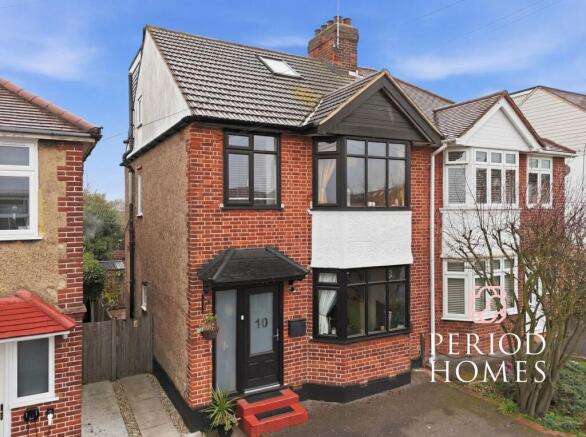 4 bed property, in Mascalls Lane, £550,000