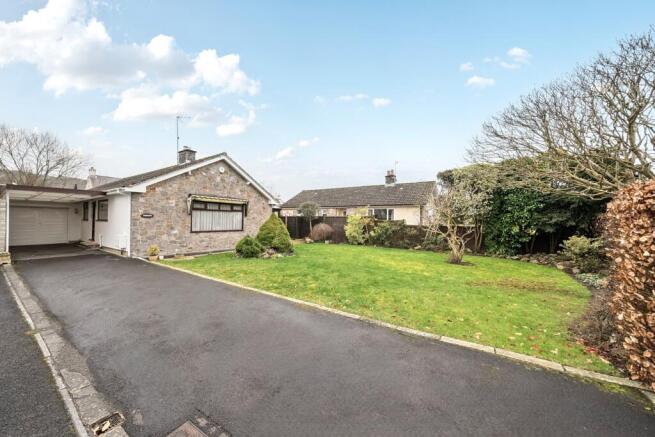 3 bed property, in Barrows Park, £395,000