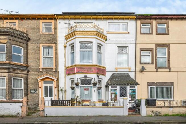 10 bed property, in Victoria Road, £325,000