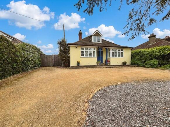 4 bed property, in Alderholt Road, £614,950