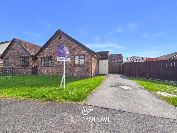 2 bed property, in Mill Croft, £210,000