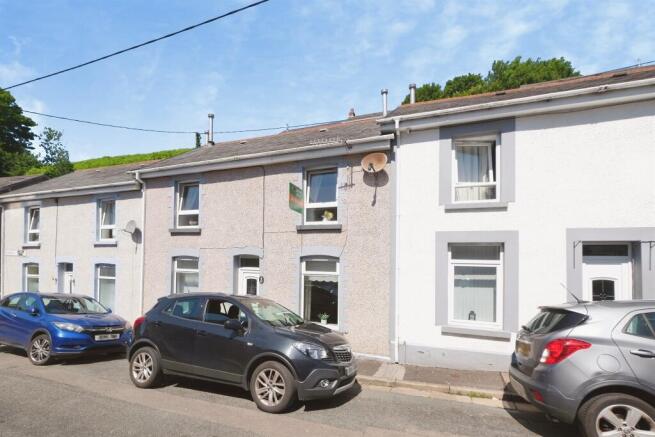 2 bed property, in Hafodarthen Road, £130,000
