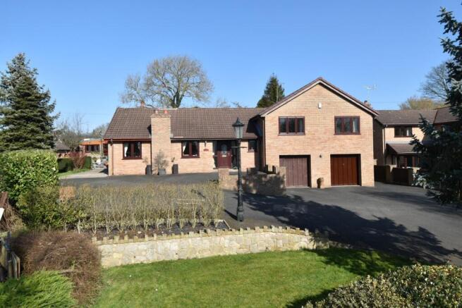 4 bed property, in Mold Road, £600,000