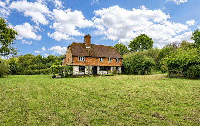 4 bed property, in Bedgebury Road, £550,000