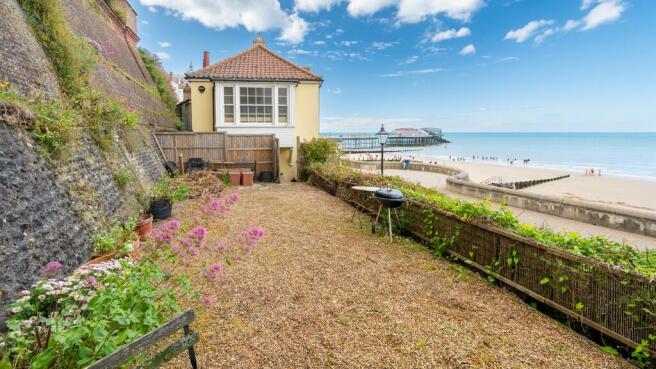 Land, in Promenade, £150,000
