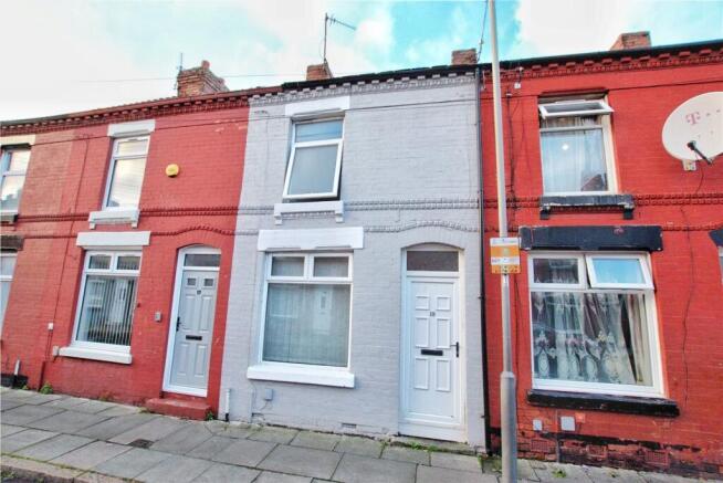 2 bed property, in Whitman Street, £75,000