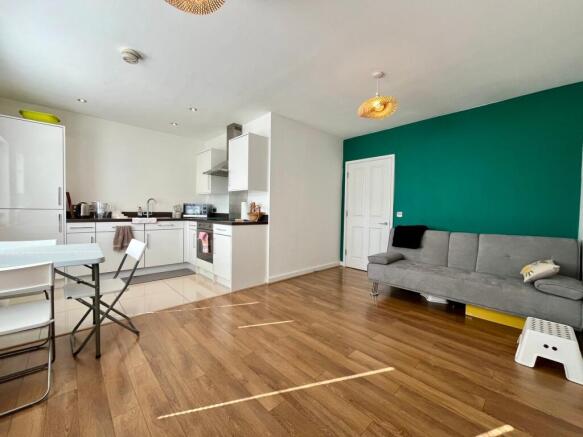 2 bed property, in North Street, £145,000