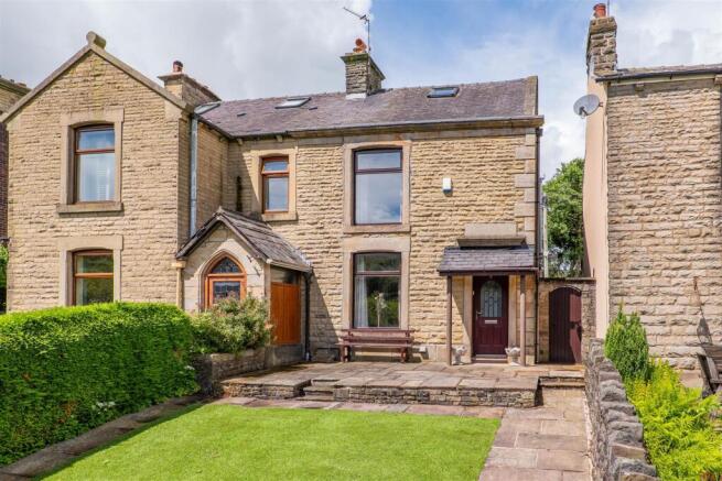 3 bed property, in Lodge Bank, £299,995