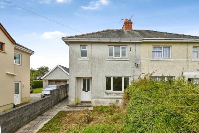 3 bed property, in Mountain Road, £110,000