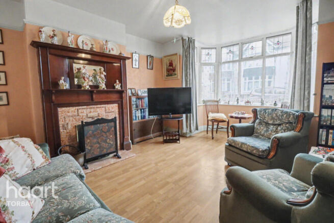 3 bed property, in Cedar Court Road, £270,000