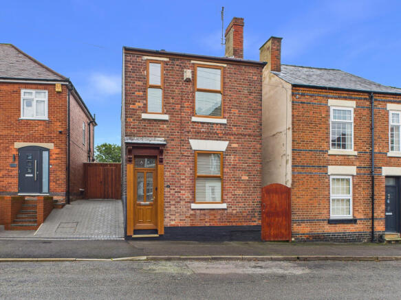 3 bed property, in Heyworth Street, £250,000