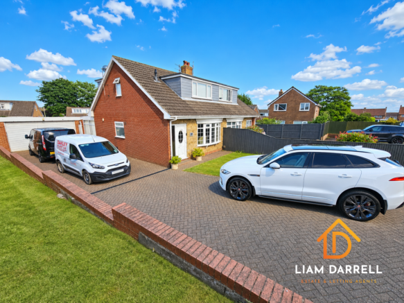 3 bed property, in Shelley Close, £270,000