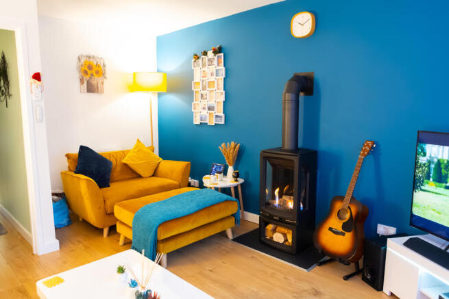 2 bed property, in Bluecoat Close, £259,950