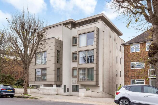 3 bed property, in Palmeira Avenue, £700,000