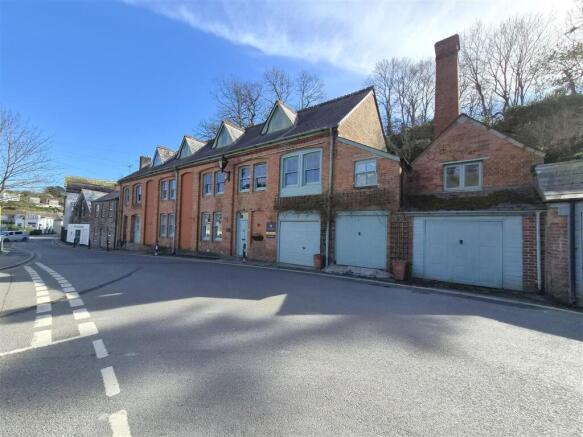 7 bed property, in Station Road, £845,000