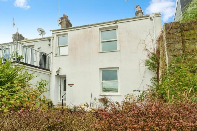2 bed property, in King Street, £185,000