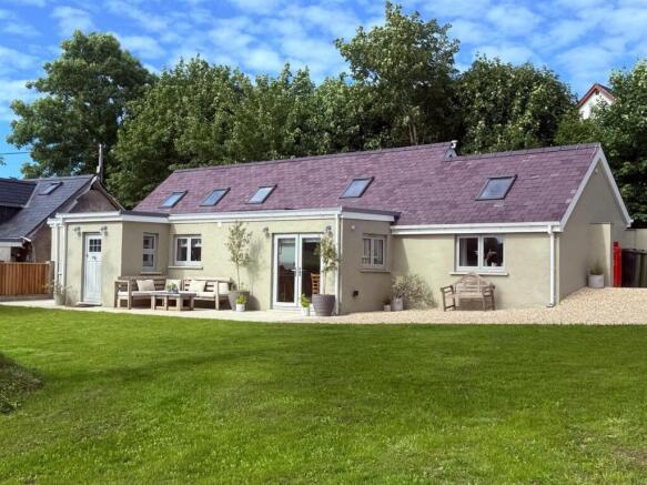 3 bed property, in Llanfallteg, £385,000