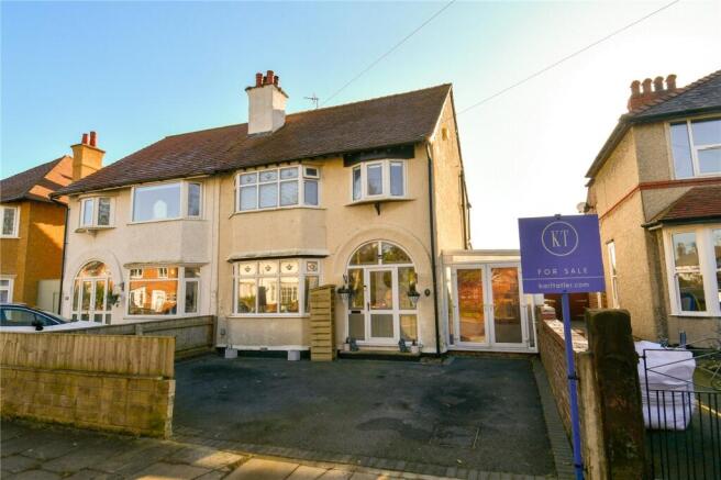 3 bed property, in Banks Avenue, £365,000