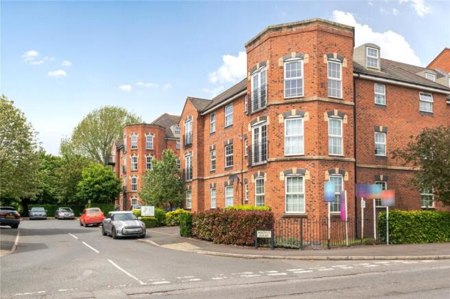 2 bed property, in Magnus Court, £120,000