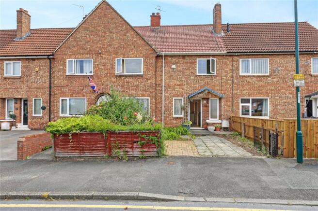 3 bed property, in Henry Taylor Court, £110,000