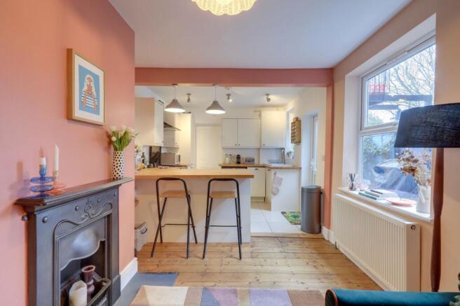 2 bed property, in George Lane, £465,000