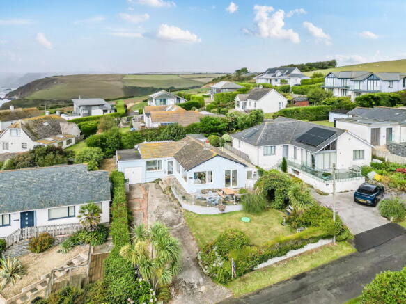 3 bed property, in Parker Road, £700,000