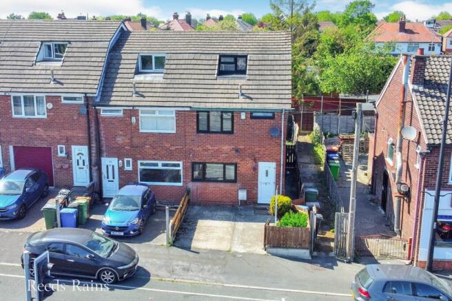 4 bed property, in Lisburne Lane, £280,000