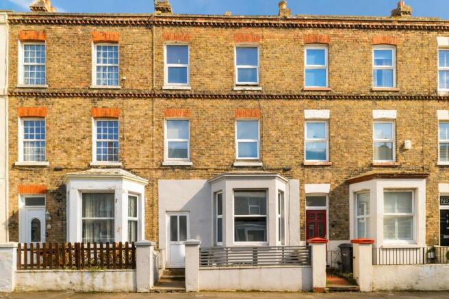 5 bed property, in Oxford Street, £380,000